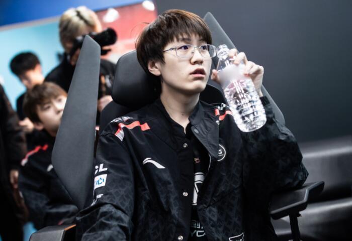 在比分胶着 在比分胶着