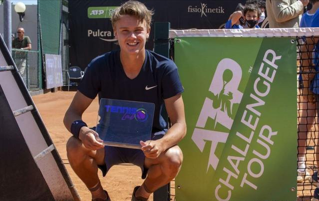 他在多个公 他在多个公